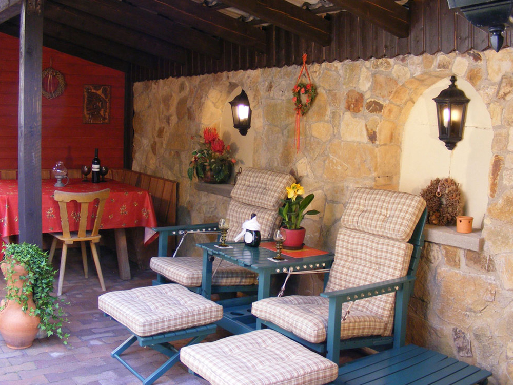 Terasse unter dem Dach